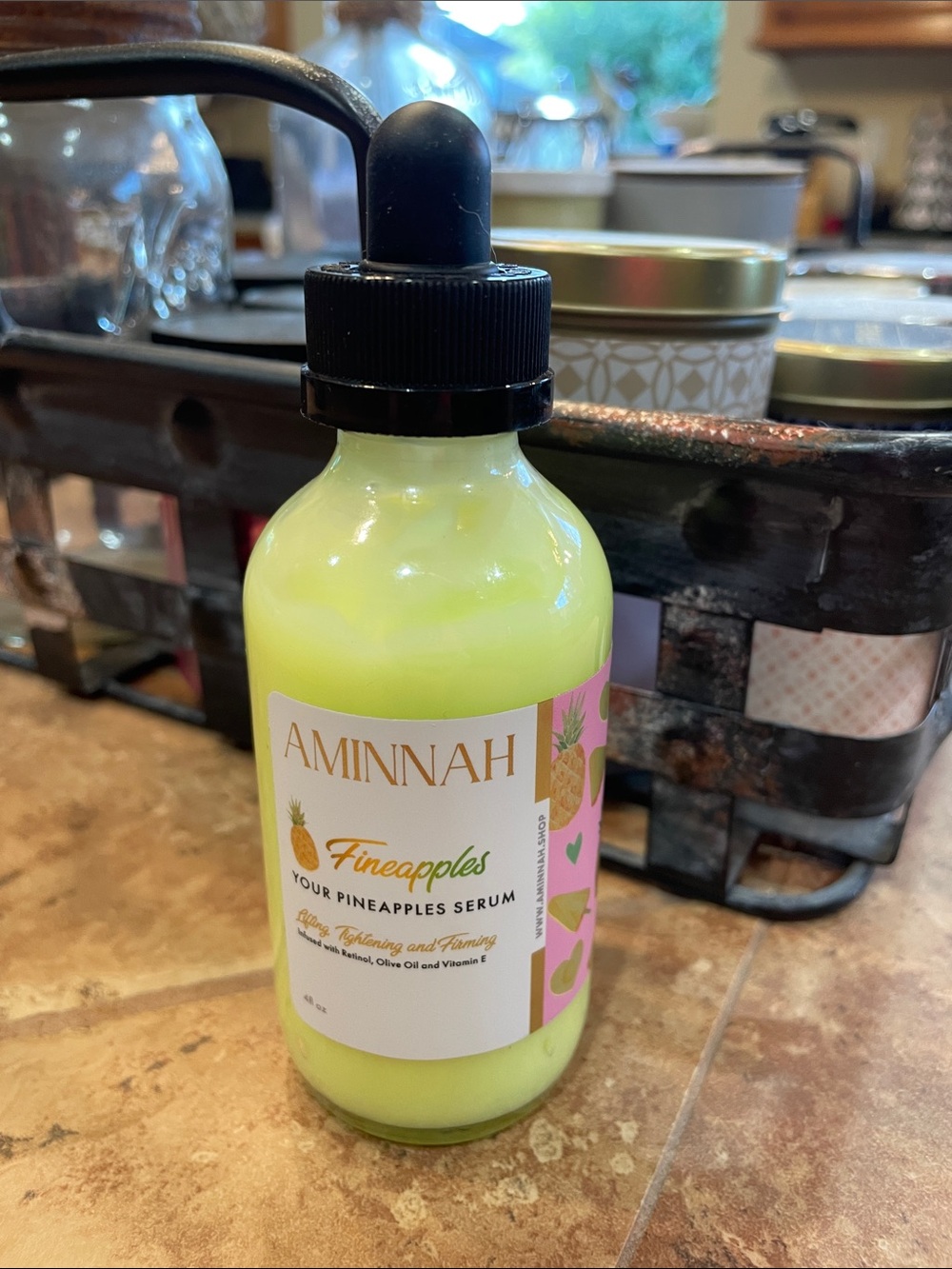 AMINNAH Fineapples Pineapple Body Serum - Cream Yellow